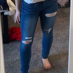 Sneak peak ripped skinny jeans